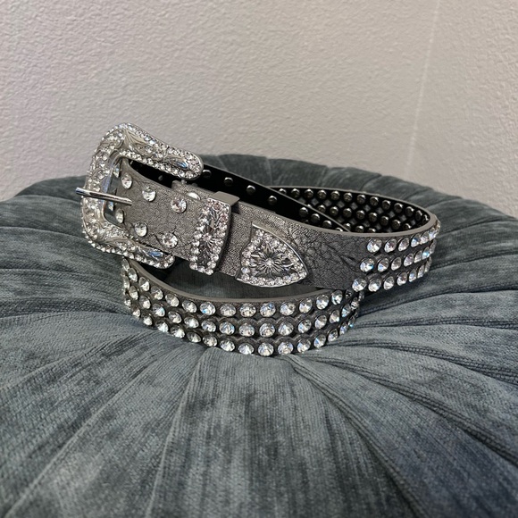 Shyanne Women's Rhinestone Filigree Leather Belt - 150-SIL S/M - Picture 4 of 8